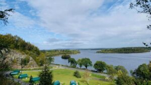 Bank holiday weekend dining ideas in Enniskillen with stunning views of the Fermanagh lakelands and lough erne. glamping pods along the shore. places to eat near lough erne